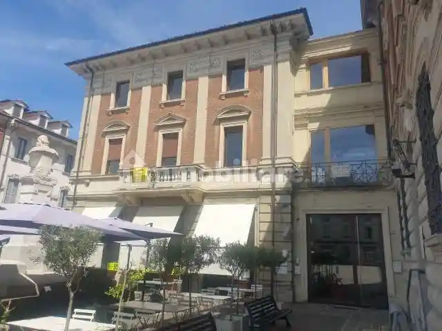 Palazzo - Edificio in vendita a Castel San Giovanni