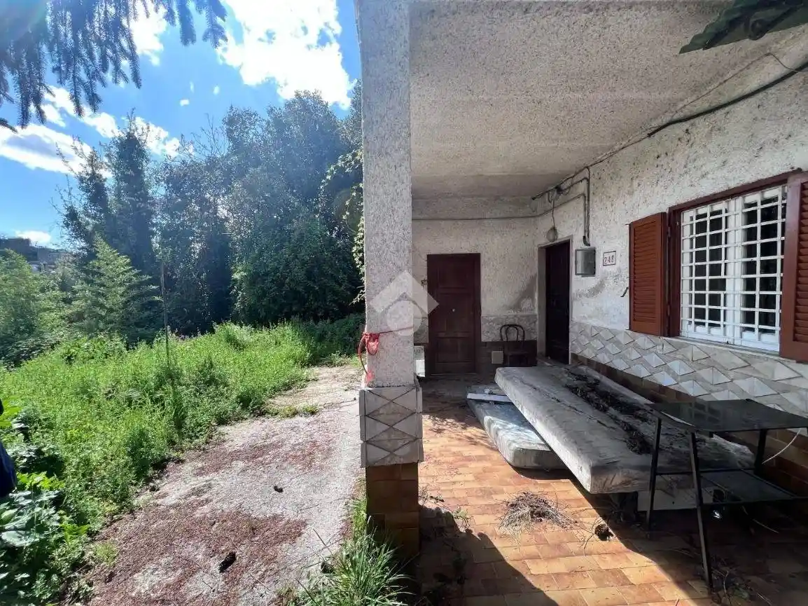 Casa indipendente in vendita a Frosinone