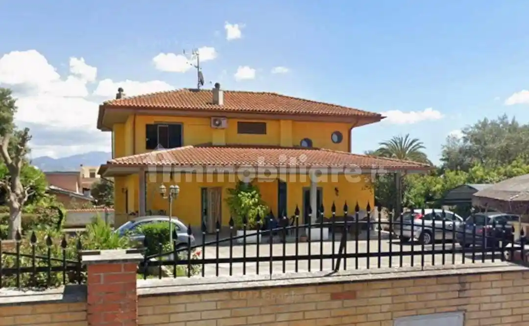 Villa in vendita a Cisterna di Latina