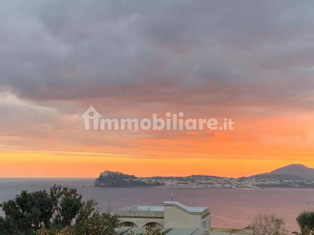 Appartamento in vendita a Monte di Procida