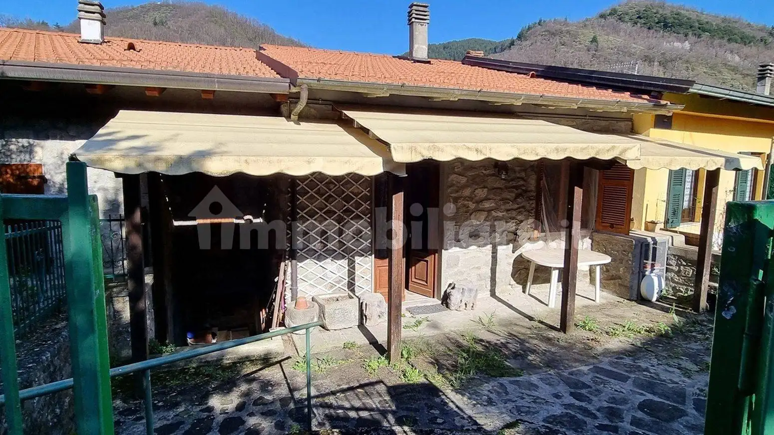 Casa indipendente in vendita a Casola in Lunigiana