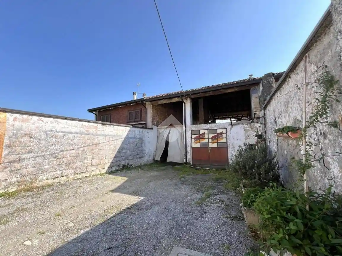 Casa colonica via Castello 22, Casalmoro - foto 4