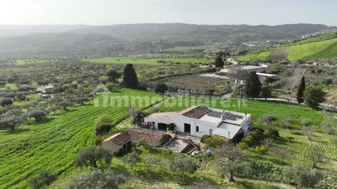 Casa indipendente in vendita a Giarratana