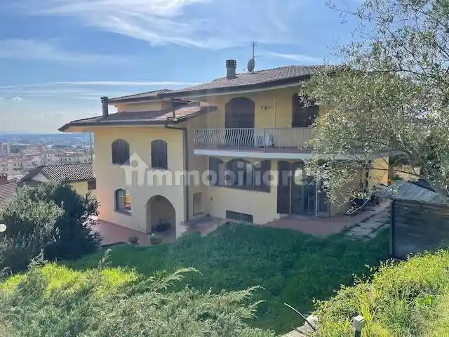 Villa in vendita a Uzzano