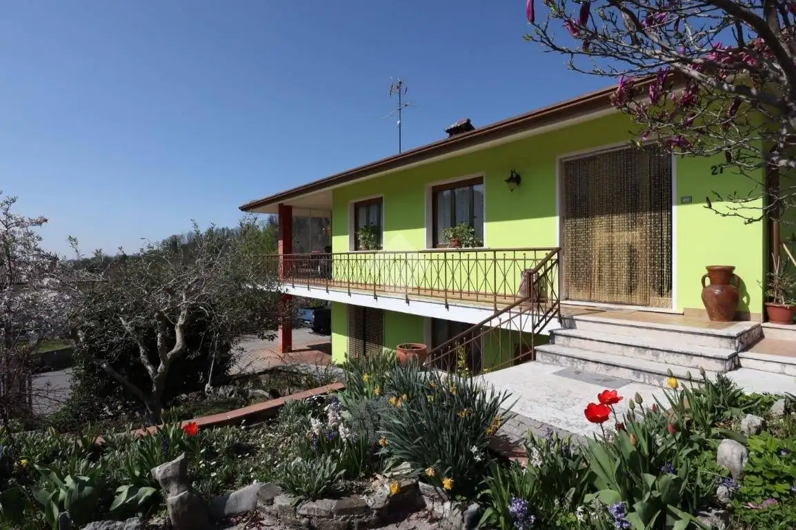 Villa in vendita a Montenars