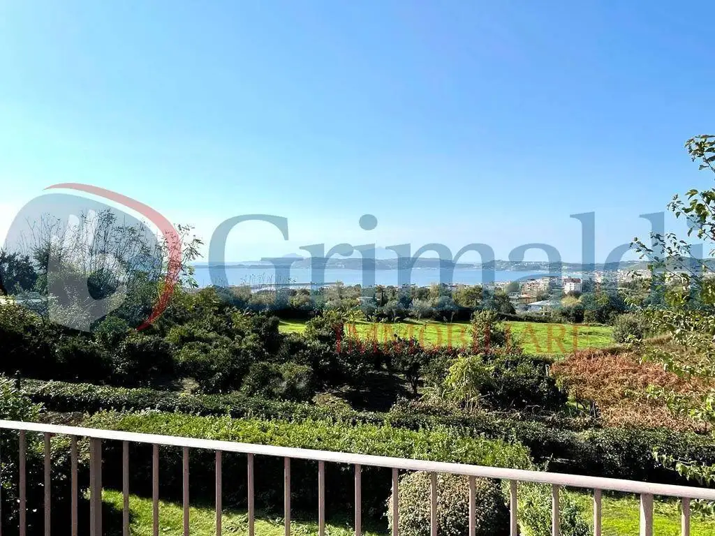 Villa in affitto a Pozzuoli