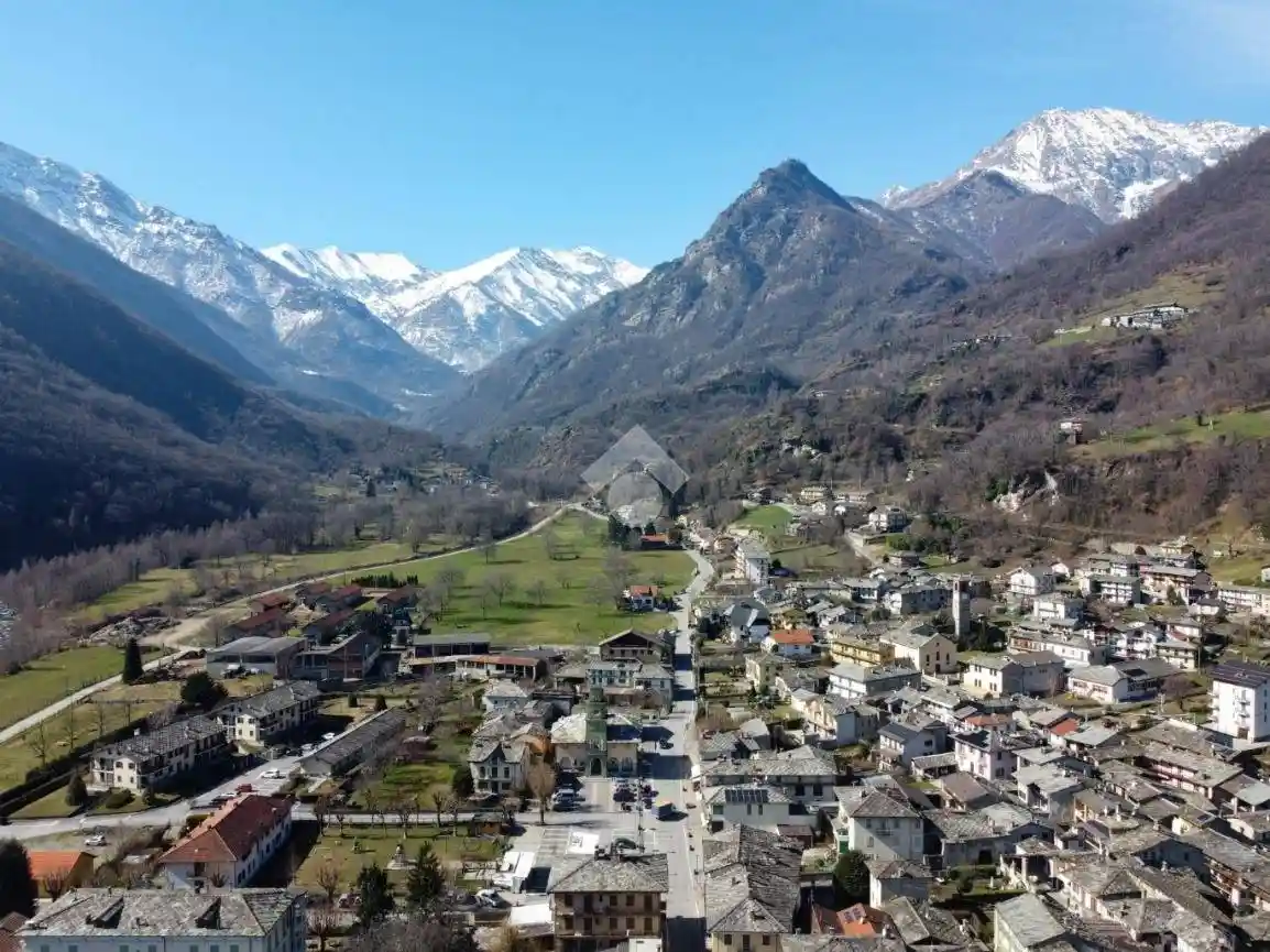 Terratetto unifamiliare via Maestra 7, Centro, Bobbio Pellice - foto 2