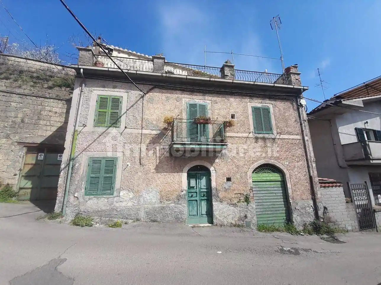 Palazzo - Edificio in vendita a Caprarola