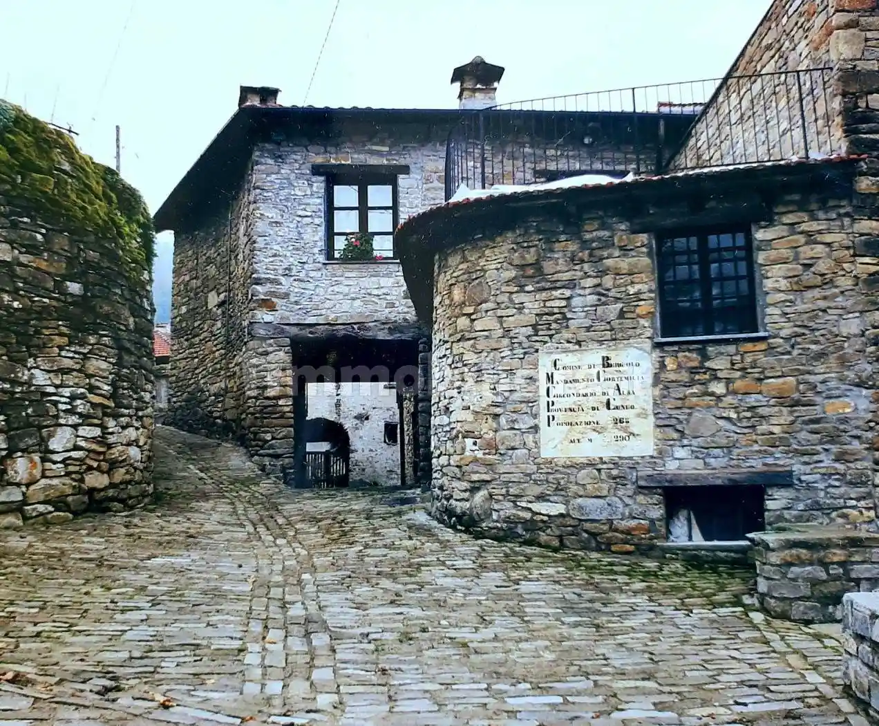 Rustico - Casale in vendita a Bergolo