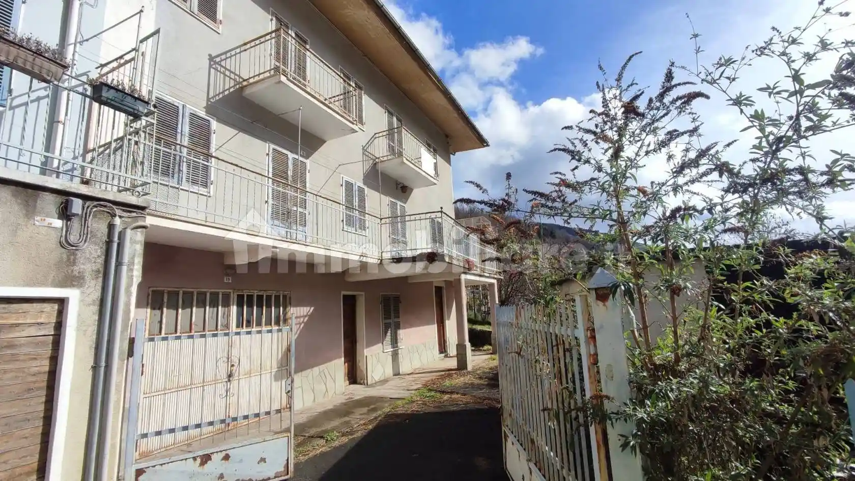 Rustico - Casale in vendita a Frassino