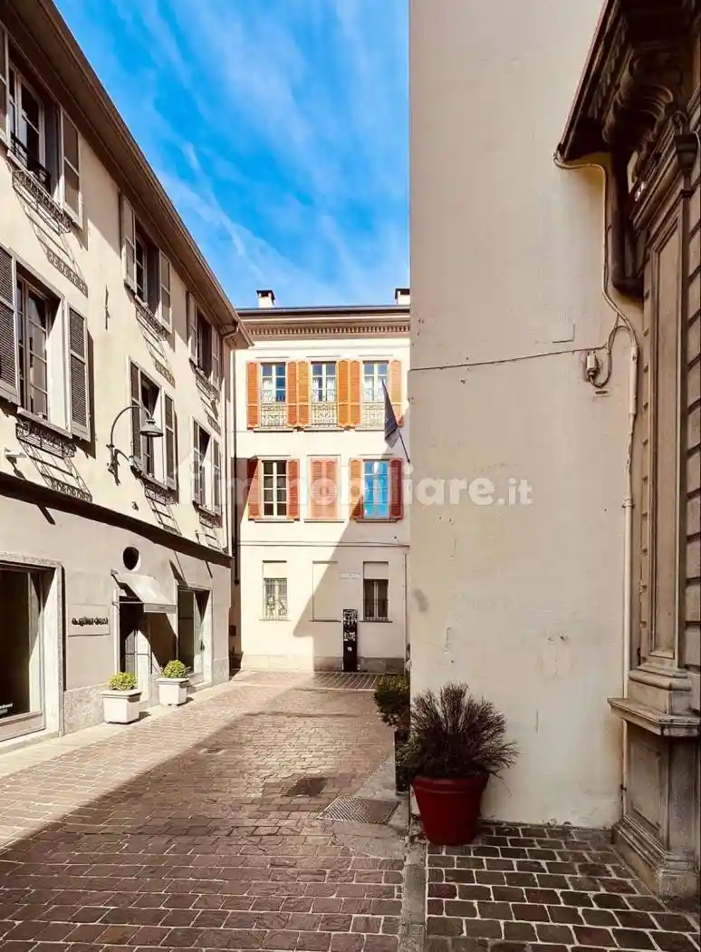 Appartamento in vendita a Como