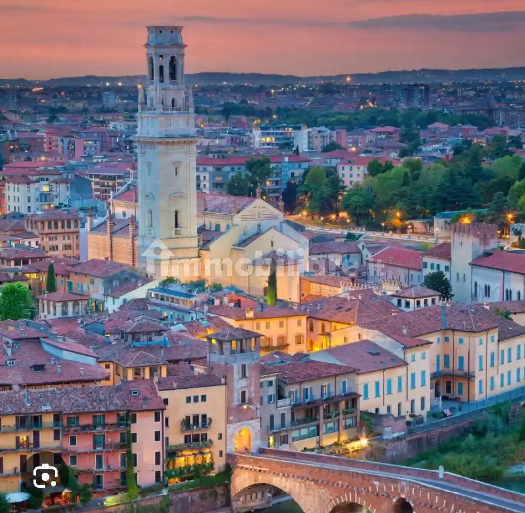 Palazzo - Edificio in vendita a Verona