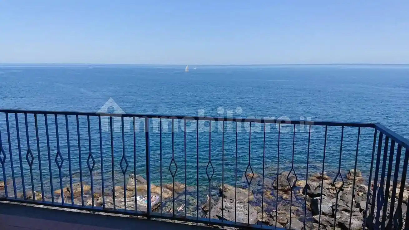 Appartamento in affitto a Aci Castello