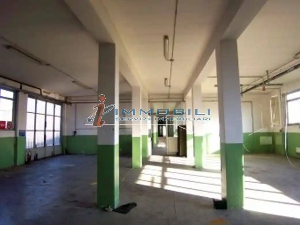 Palazzo - Edificio in vendita a Settala