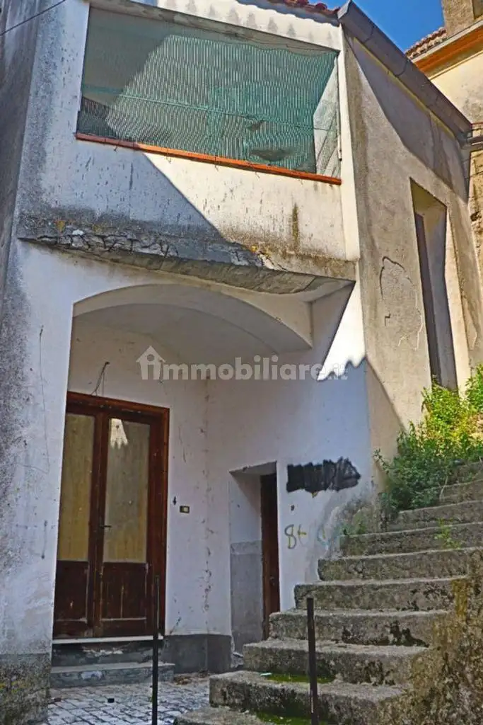 Casa indipendente in vendita a Castel Campagnano