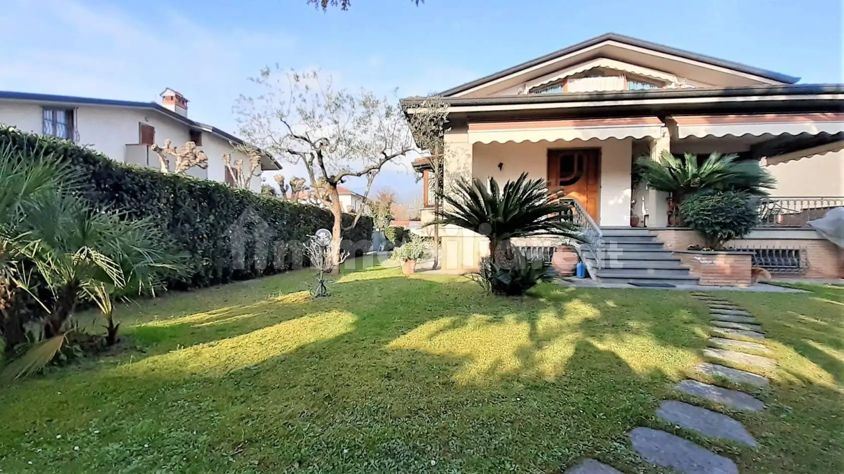 Villa in affitto a Montignoso