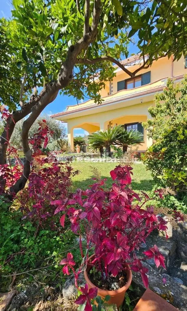 Villa in vendita a Montepaone