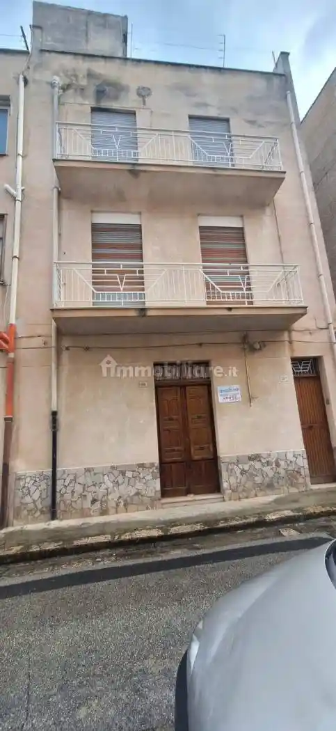 Palazzo - Edificio in vendita a Alcamo