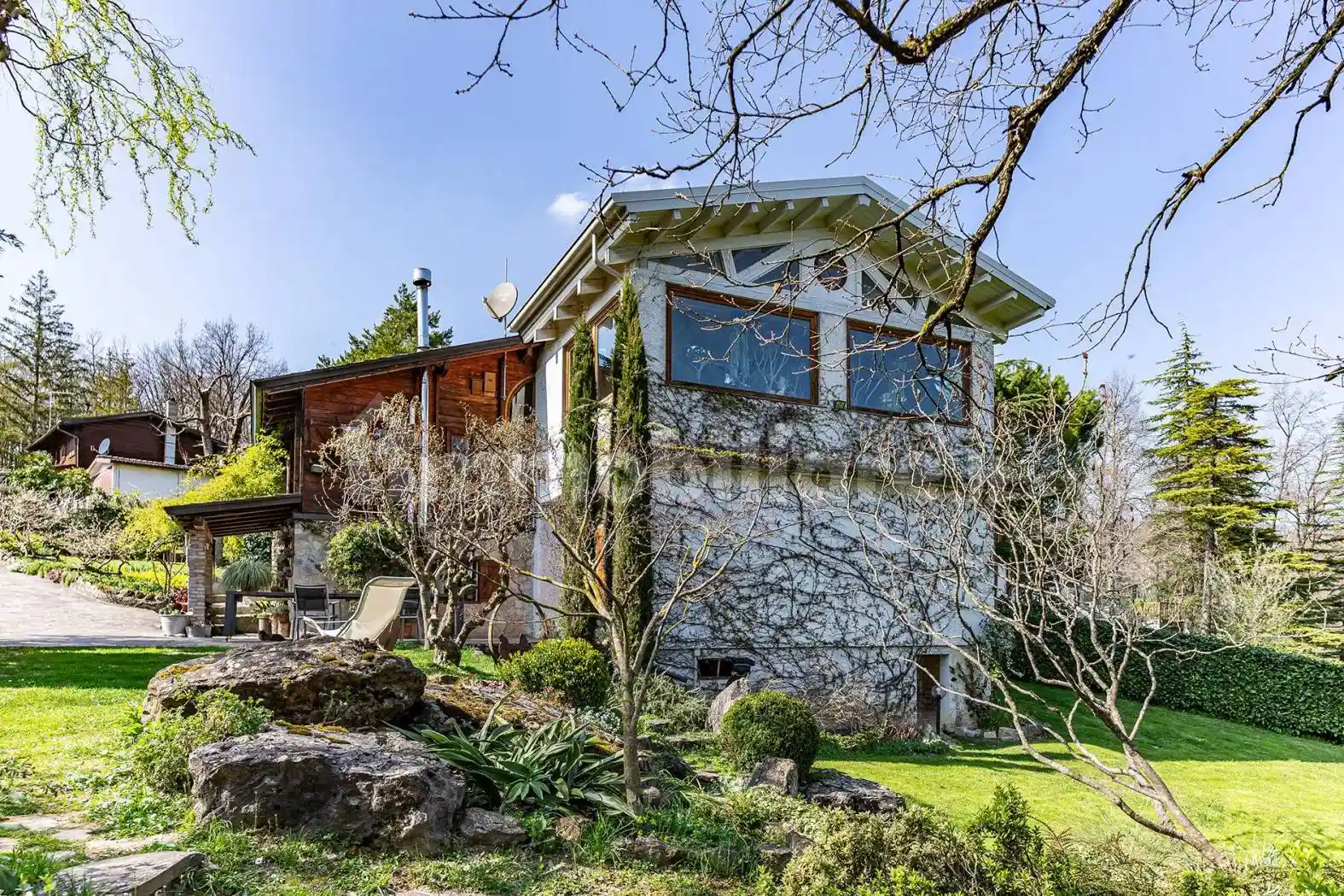 Villa in vendita a Canossa