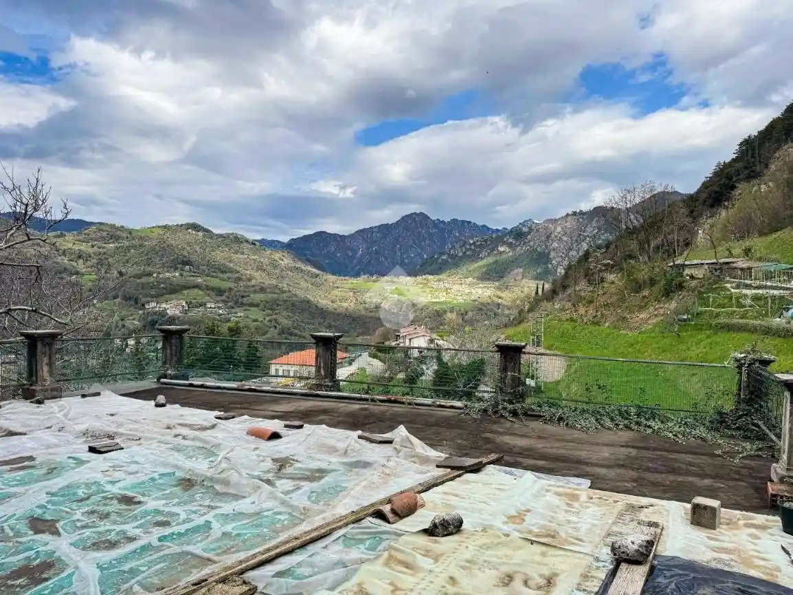 Casa indipendente in vendita a Tremosine sul Garda
