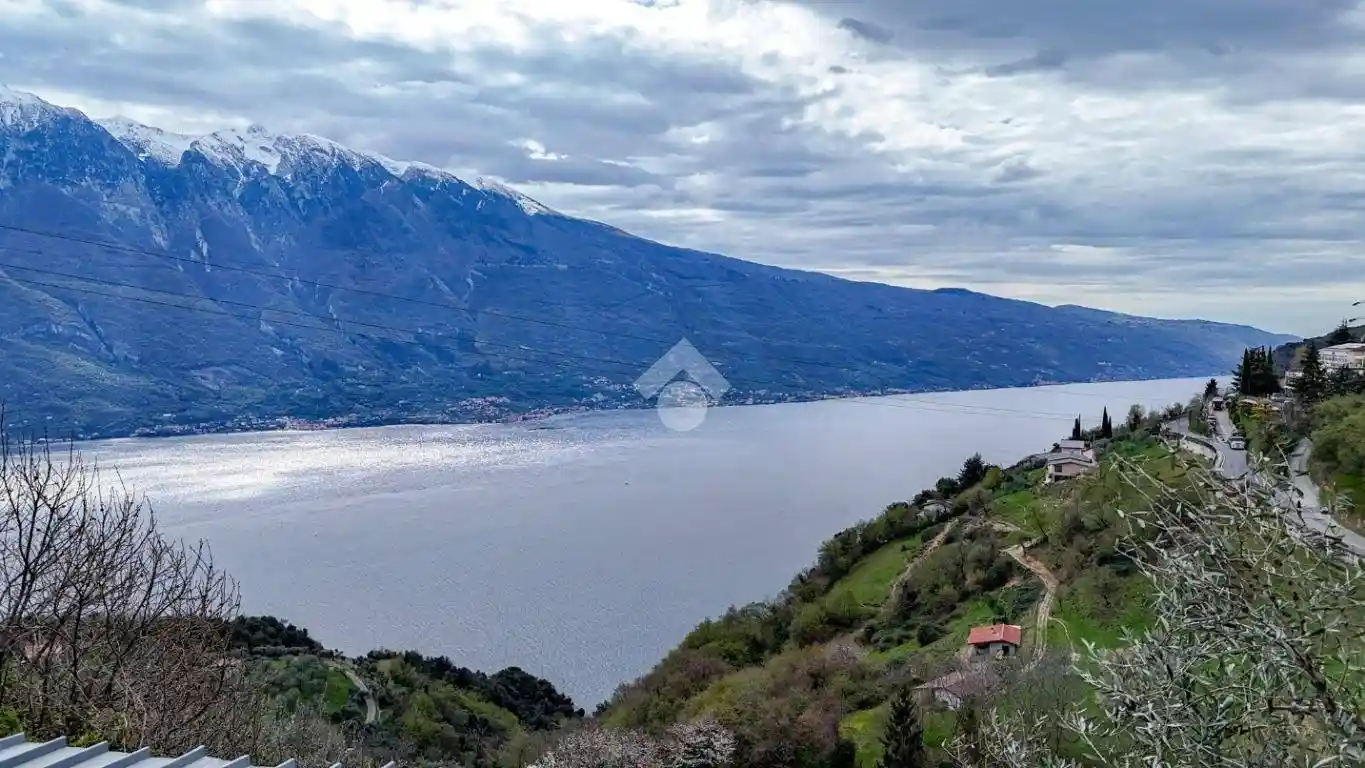 Villa in vendita a Tremosine sul Garda