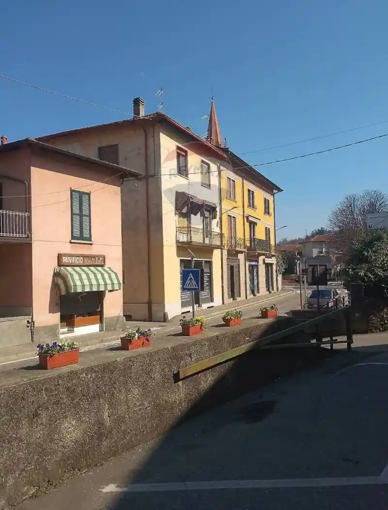 Appartamento in vendita a Travedona-Monate