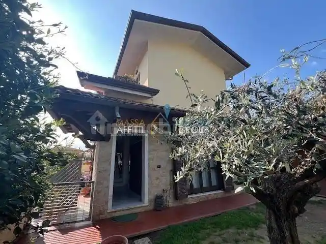 Villa in vendita a Massa
