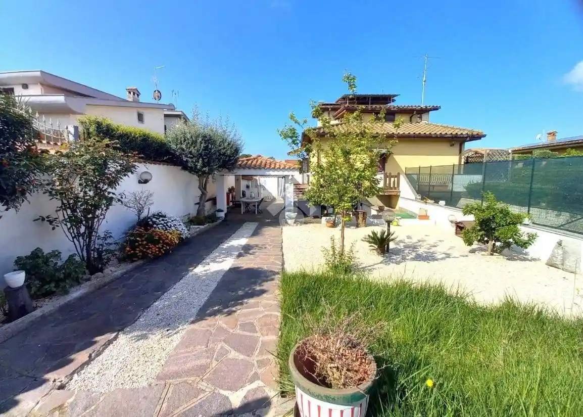 Villa in vendita a Ardea