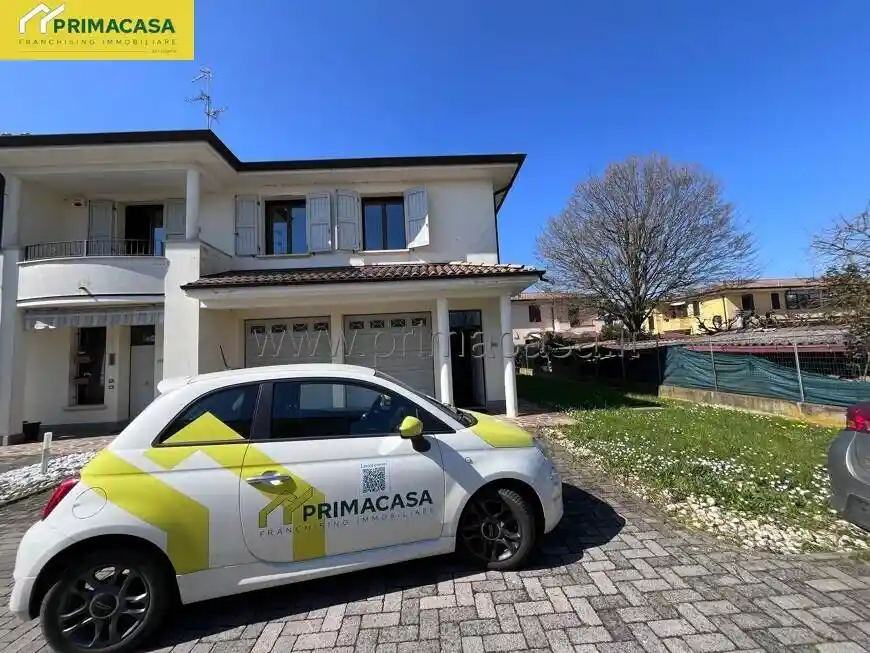 Villa in vendita a Fabbrico