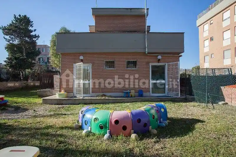 Palazzo - Edificio via della Verbena, Acilia, Roma - foto 4