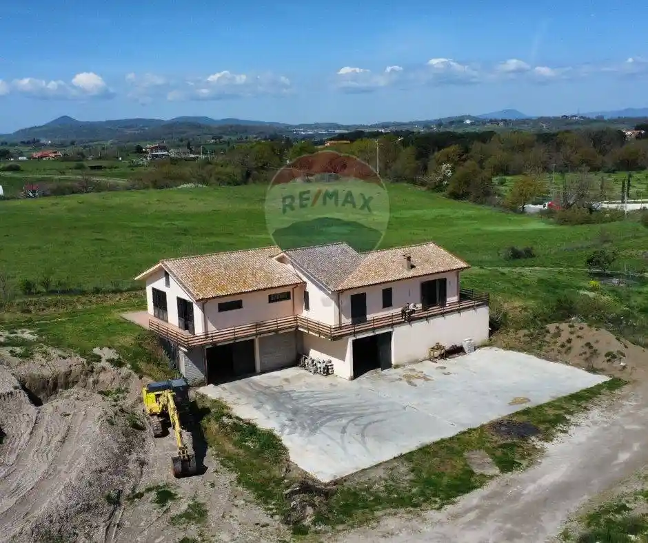 Villa in vendita a Campagnano di Roma