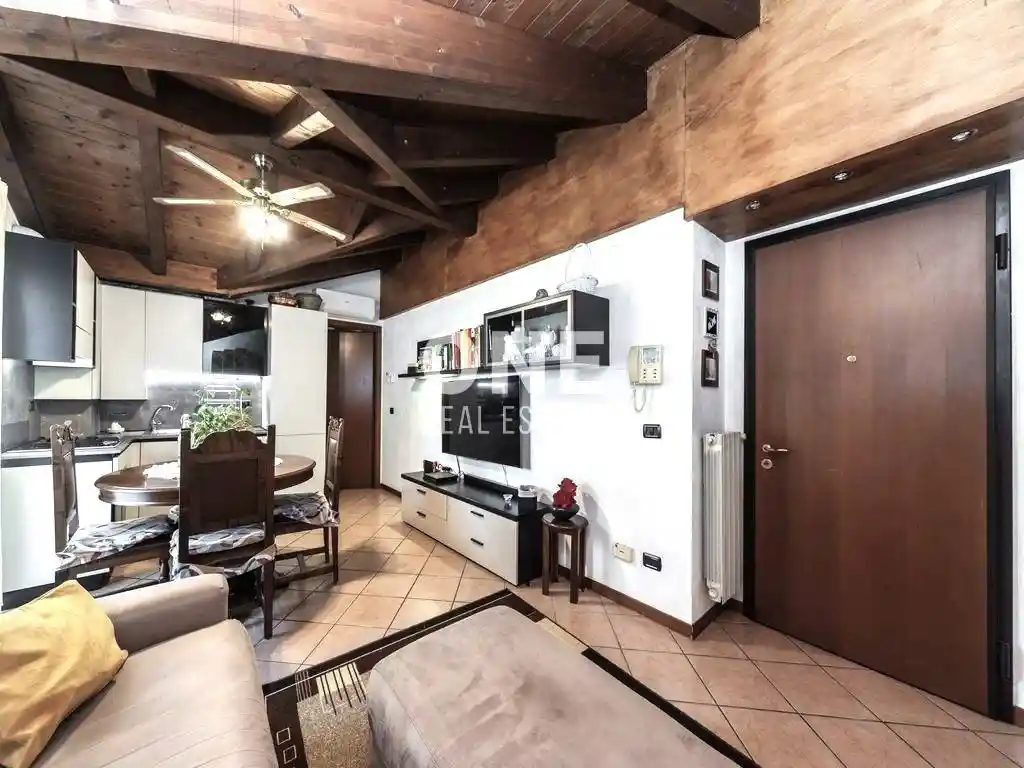 Appartamento in vendita a Trezzano Rosa