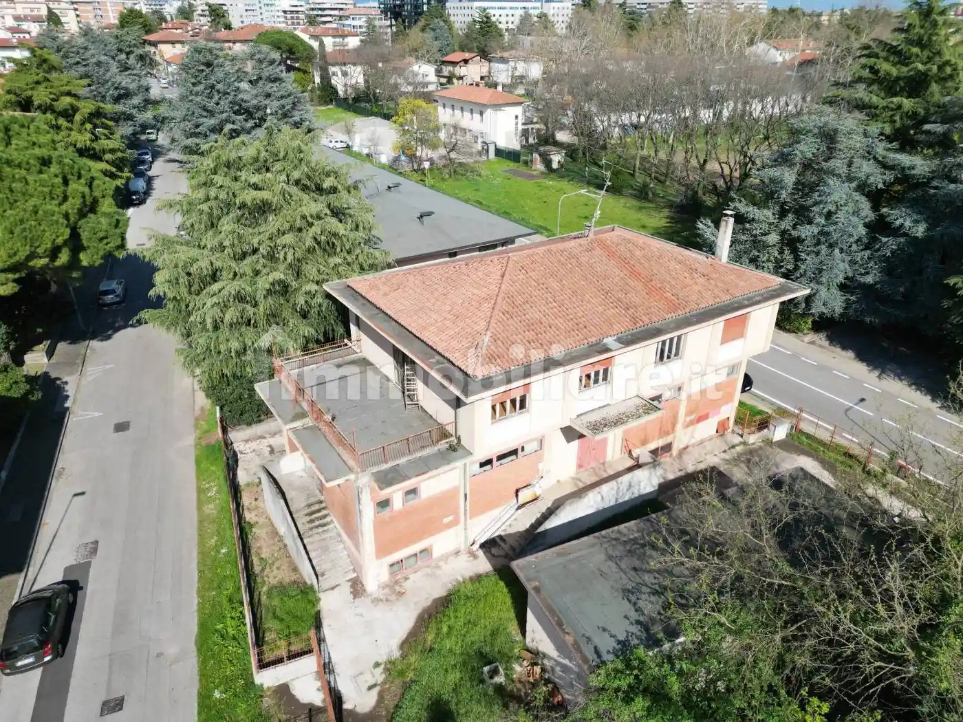 Palazzo - Edificio in vendita a Udine