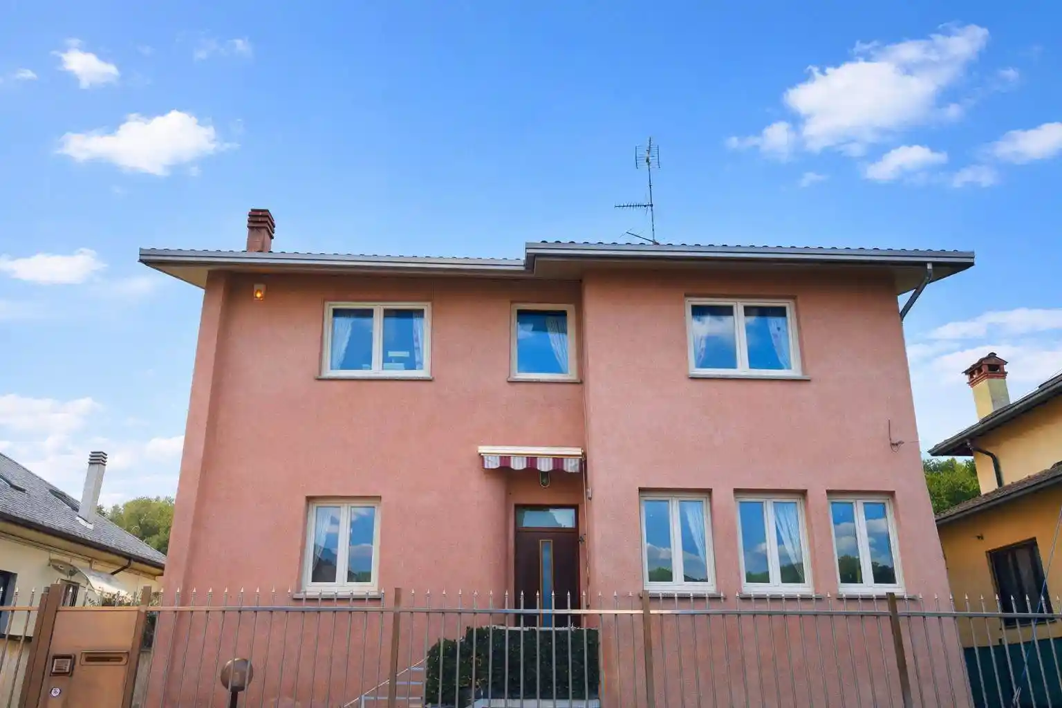 Villa in vendita a Legnano