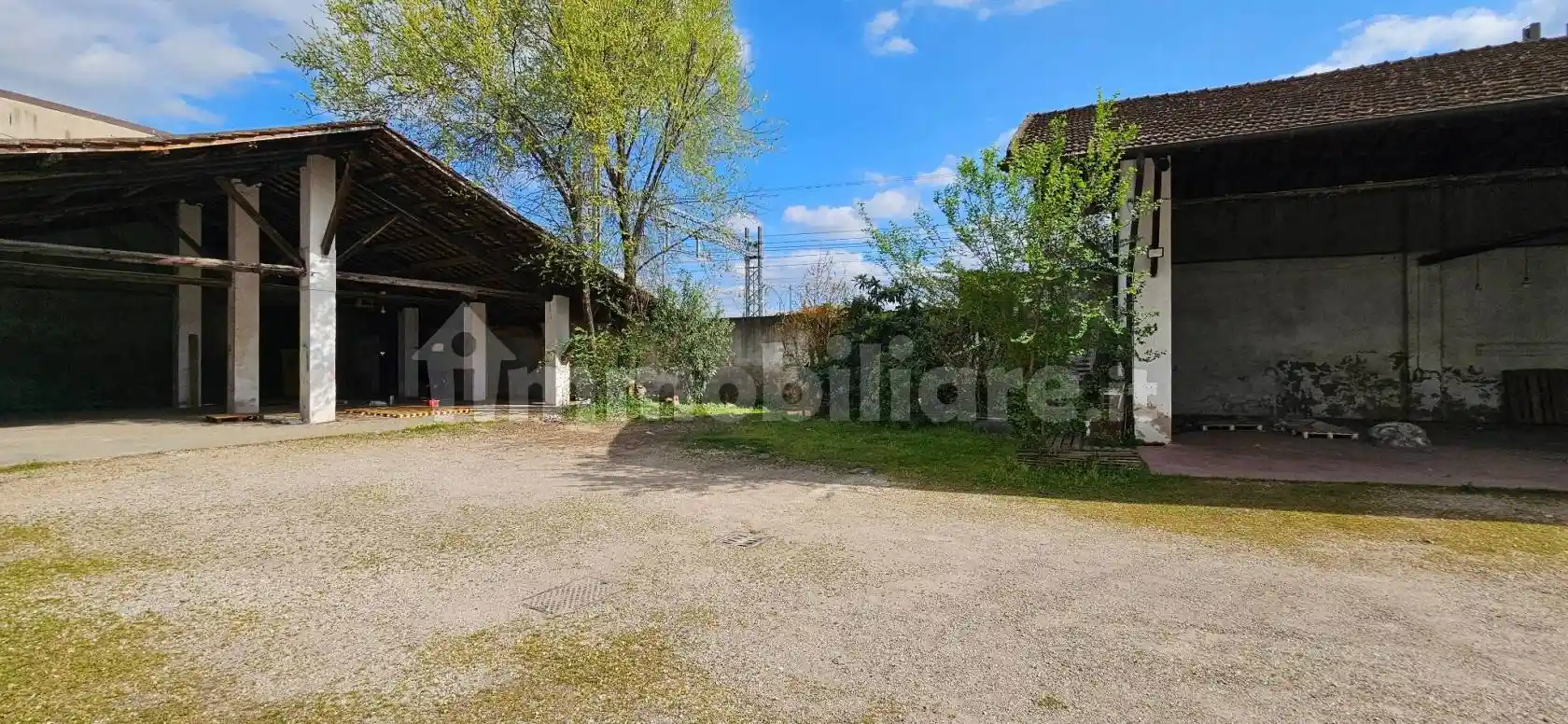 Palazzo - Edificio in vendita a Verona