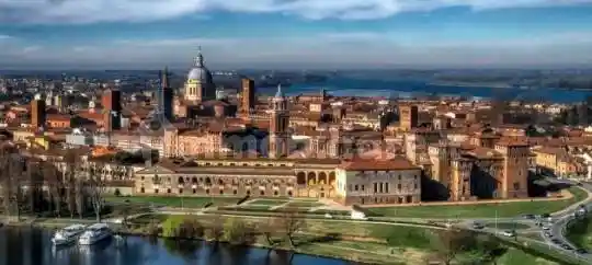 Casa indipendente in vendita a Mantova