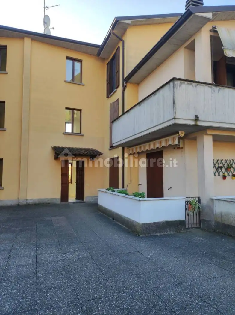 Appartamento in vendita a Gerre de' Caprioli