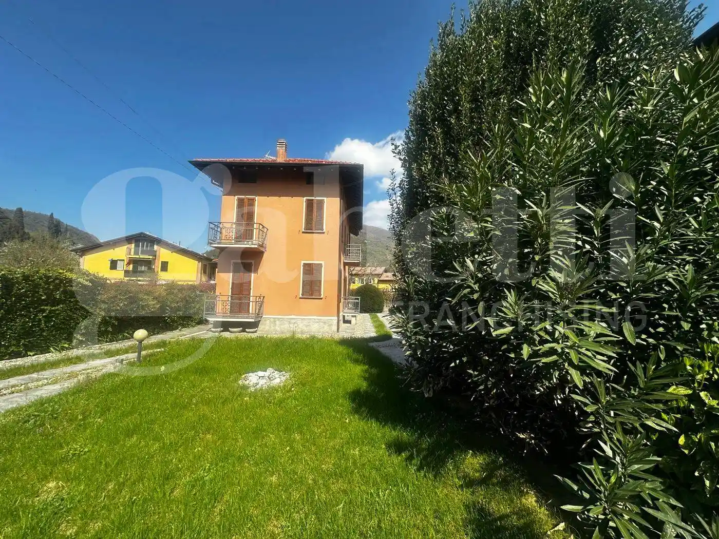 Villa unifamiliare via Roma , snc, Corneno Galliano Carella Mariaga, Eupilio - foto 2