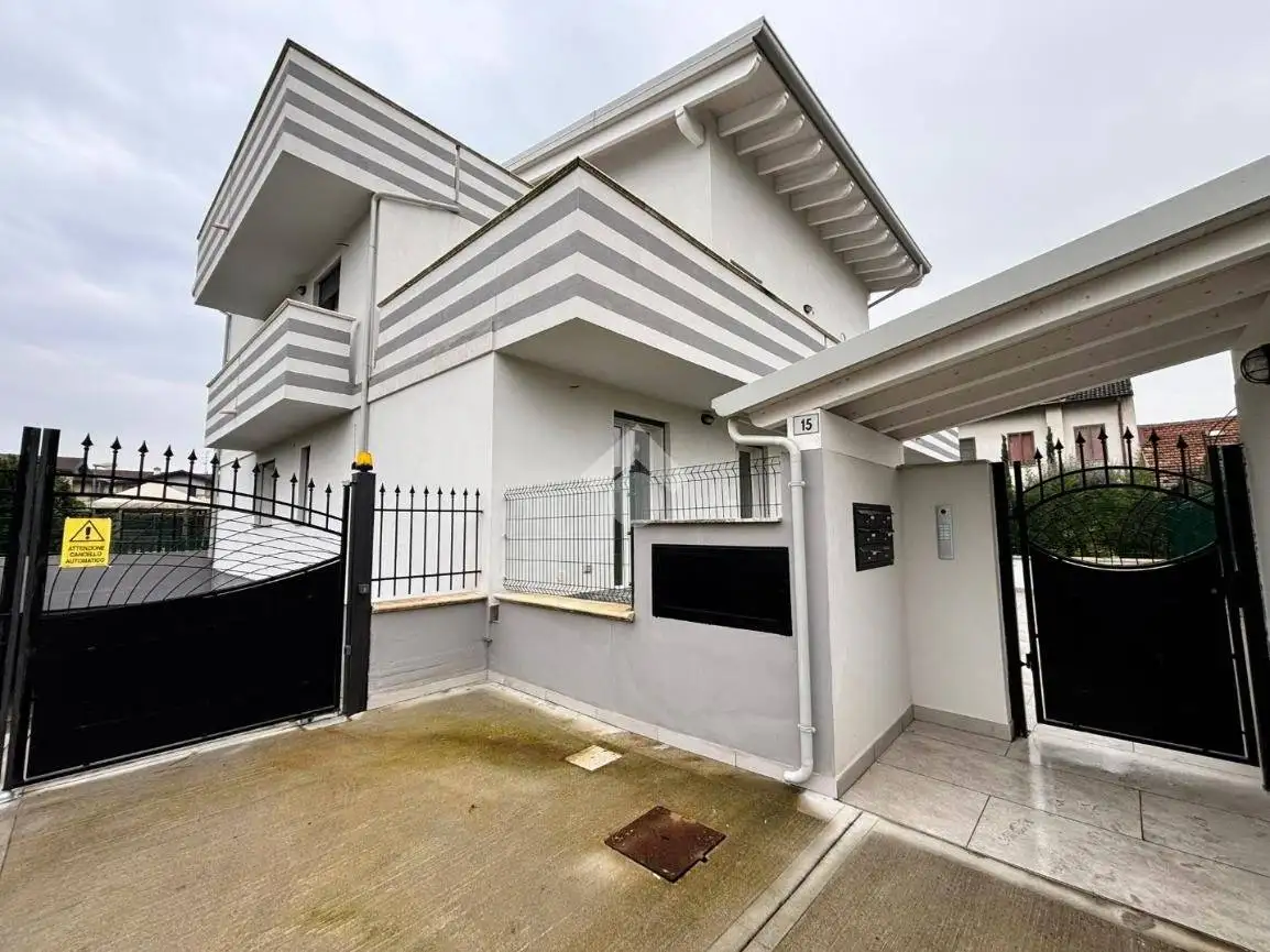 Appartamento in vendita a Correzzana