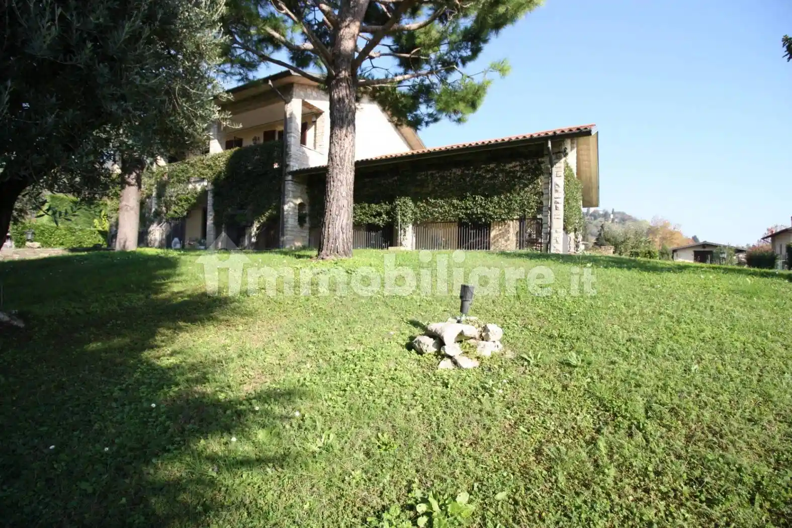 Villa in vendita a Sotto il Monte Giovanni XXIII
