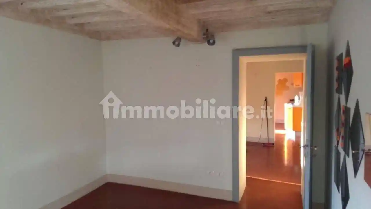 Appartamento in vendita a Bucine