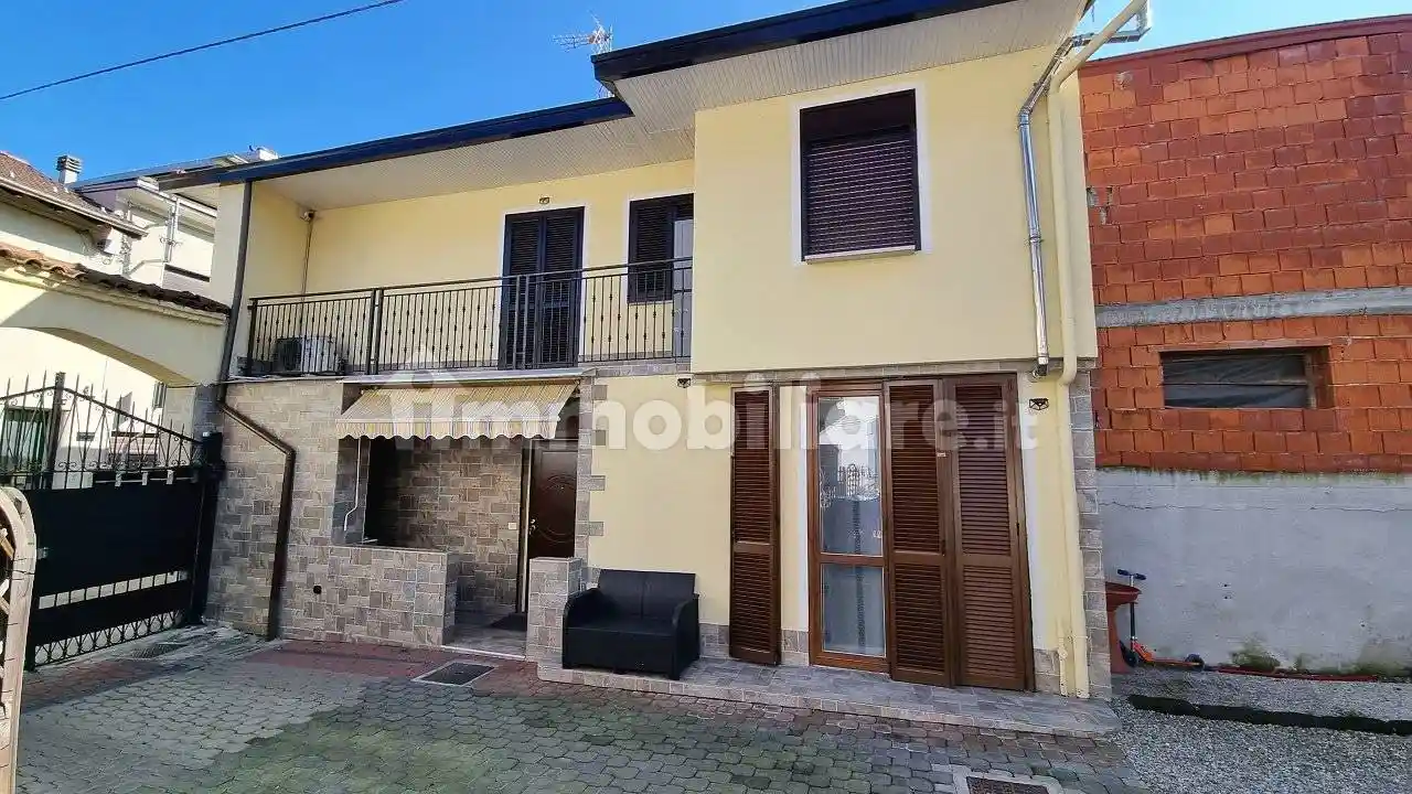 Casa indipendente in vendita a Suno