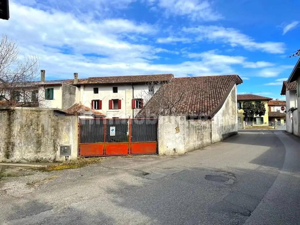 Casa colonica via Genova Cavalleria 31/33, Centro, Aiello del Friuli - foto 4