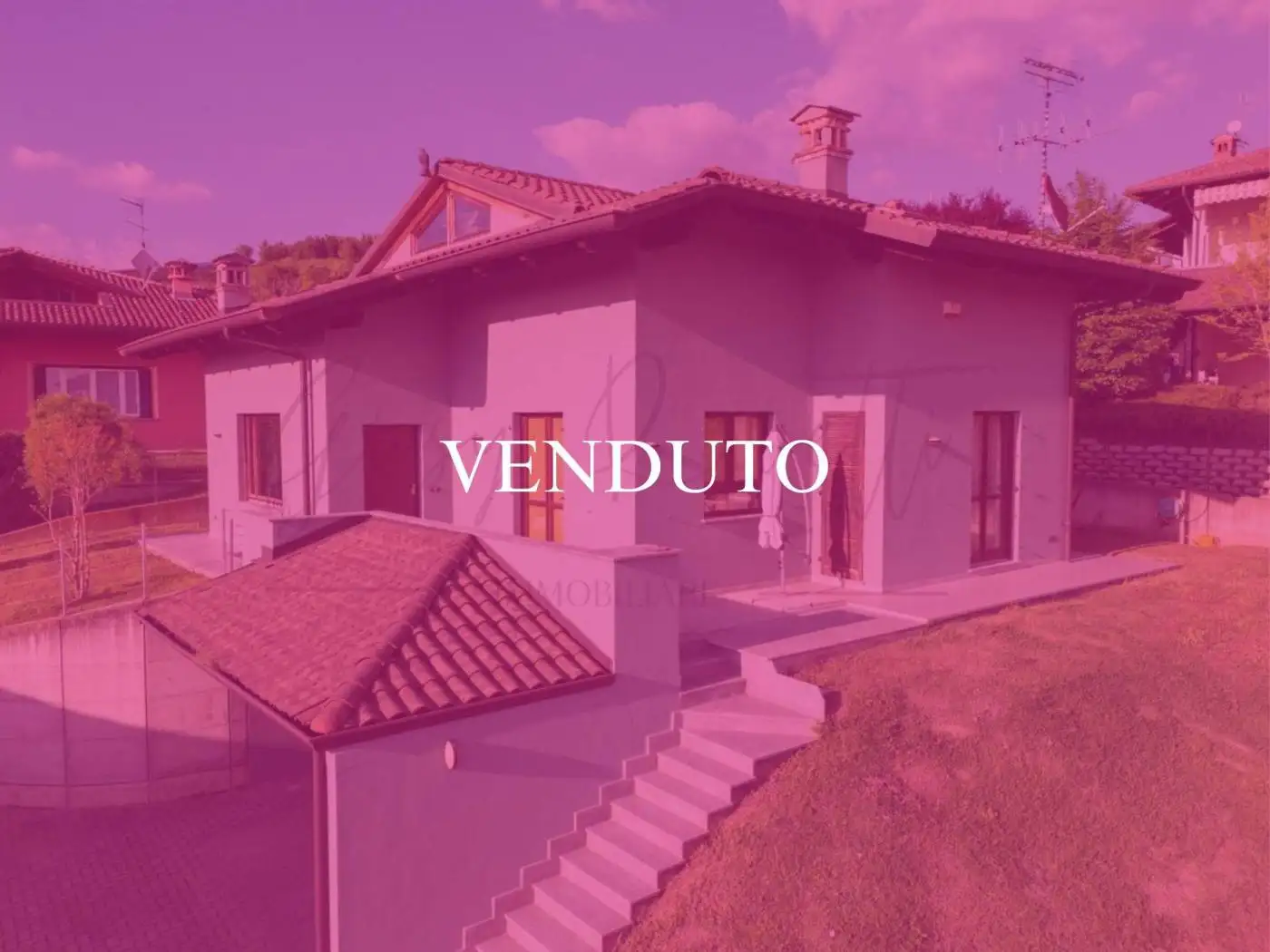 Villa in vendita a Monticello d'Alba