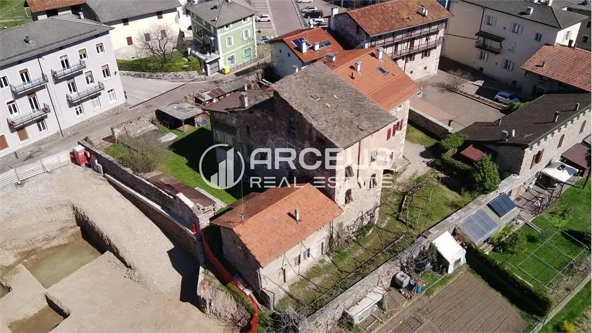Palazzo - Edificio in vendita a Civezzano