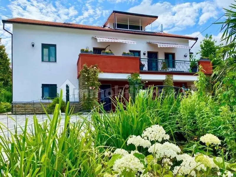 Casa indipendente in vendita a Perletto