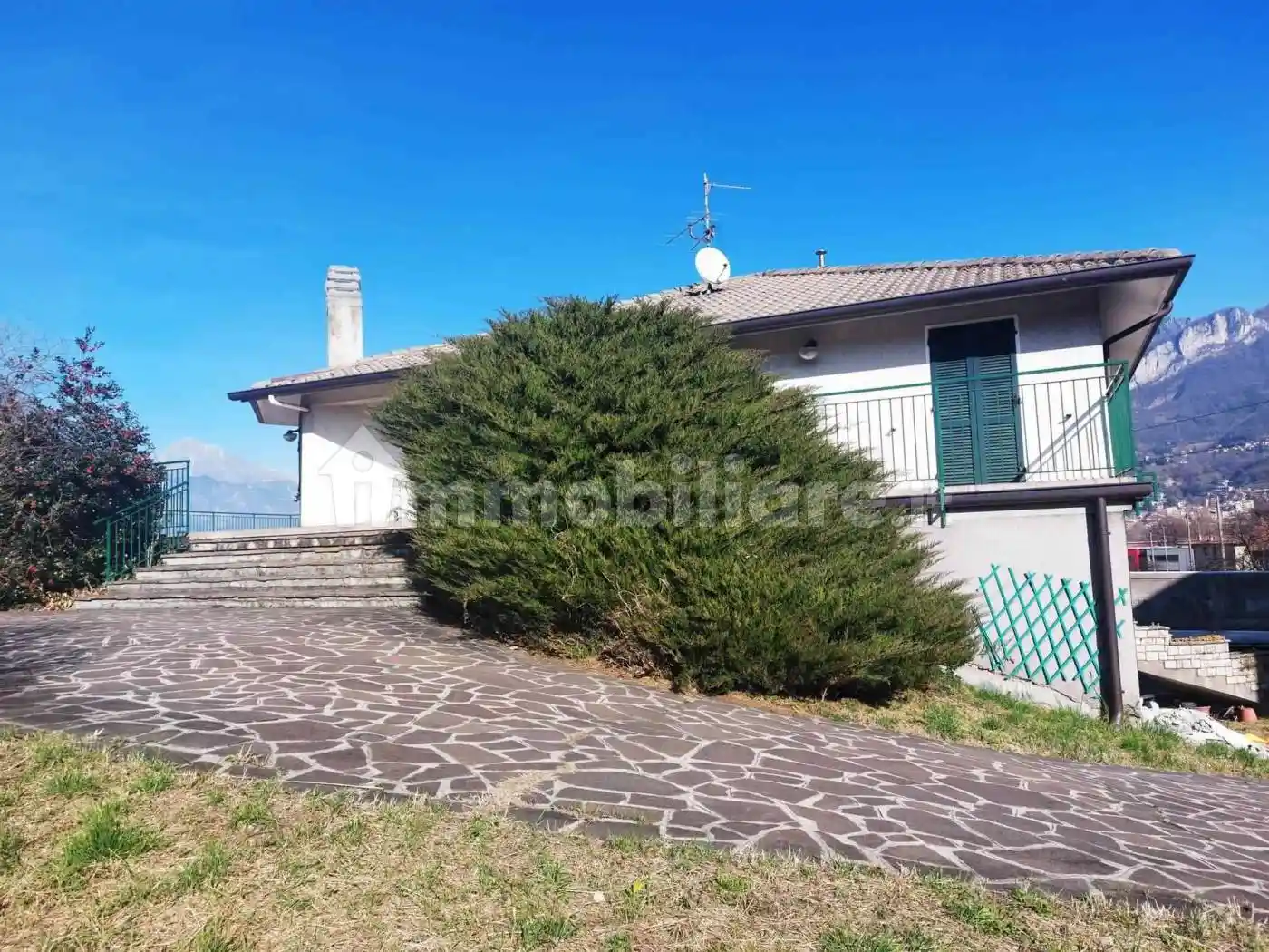 Villa in vendita a Olginate