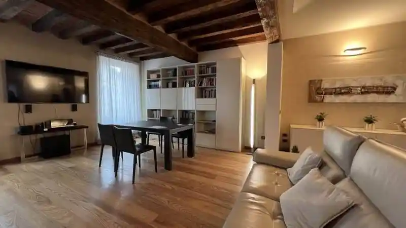 Appartamento in vendita a Piacenza