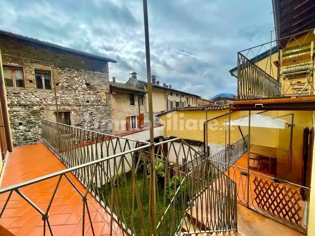 Casa indipendente in vendita a Roè Volciano