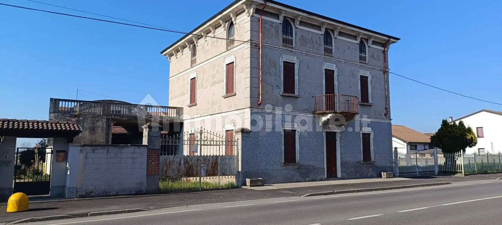 Villa in vendita a Corvino San Quirico